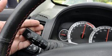 wo dürfen sie die lichthupe zum anzeigen der überholabsicht benutzen